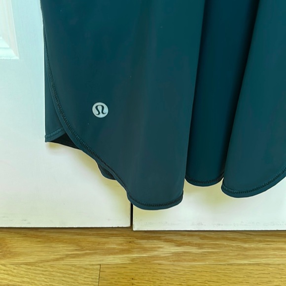 NWOT Lululemon Twist Around Tank Teal 2 in 1 Built in Bra - Picture 5 of 9